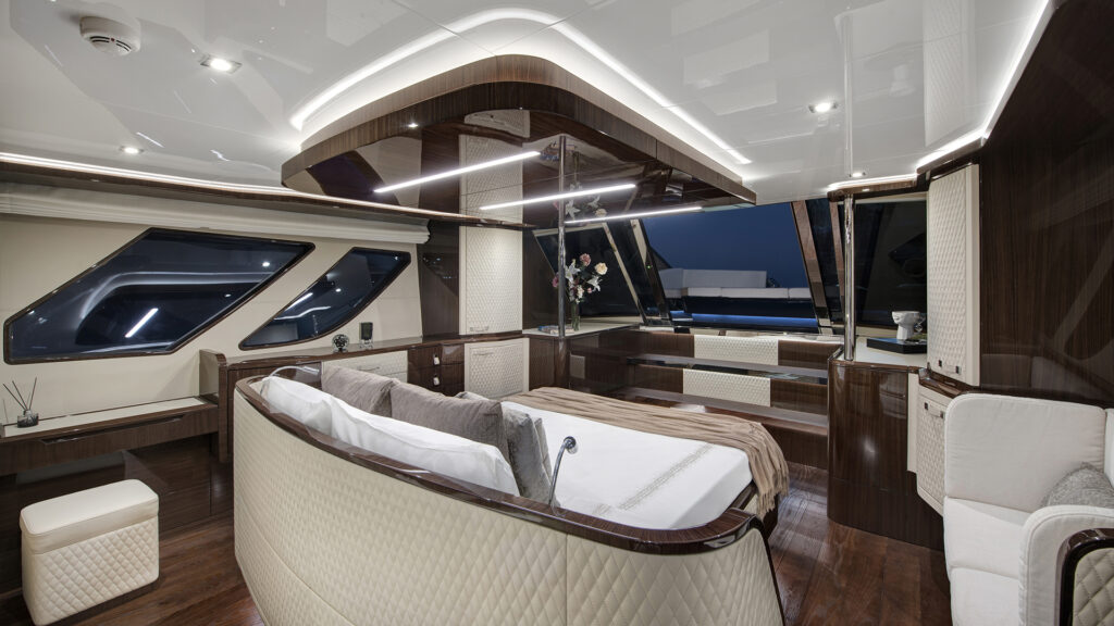 Lazzara Yachts