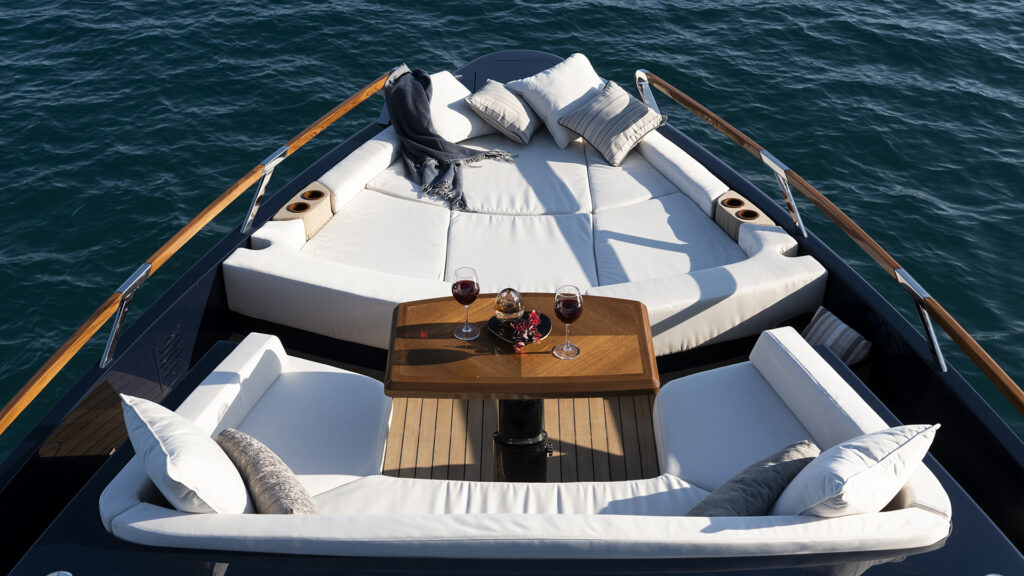 Lazzara Yachts