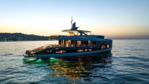 Red Yacht Design
